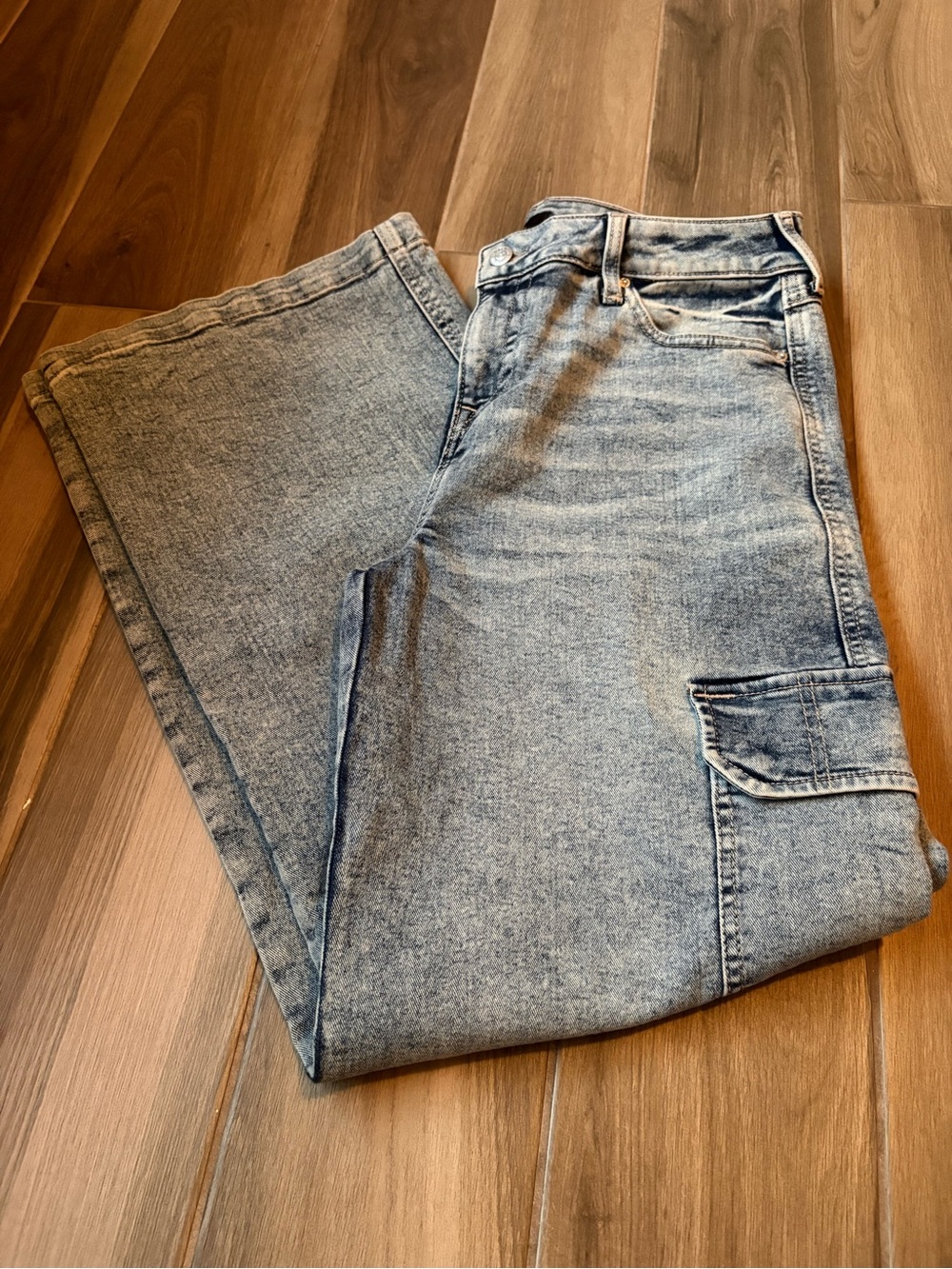 womans Light Blue Washed Cargo Jeans